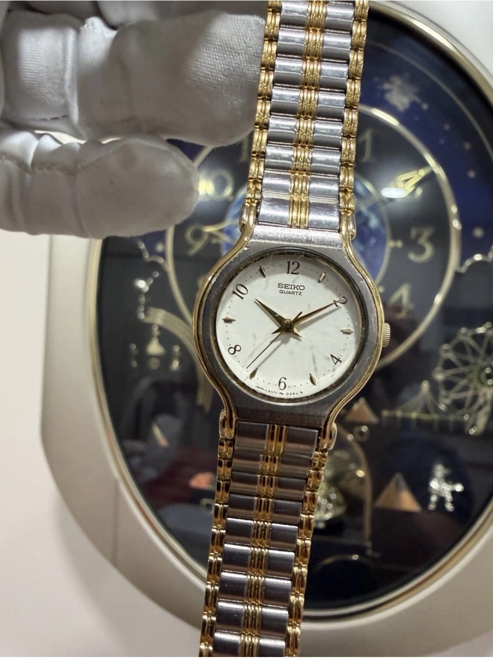 Vintage 1989 Seiko 2K01-0050 Ladies Watch Two-Tone Jubilee Band Japan Quartz